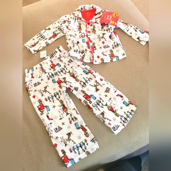 New 2T Toddler 2pc The Grinch Christmas flannel Pajama Set - White, red & green. - Picture 1 of 6